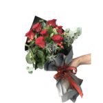 9 lu kırmızı gül